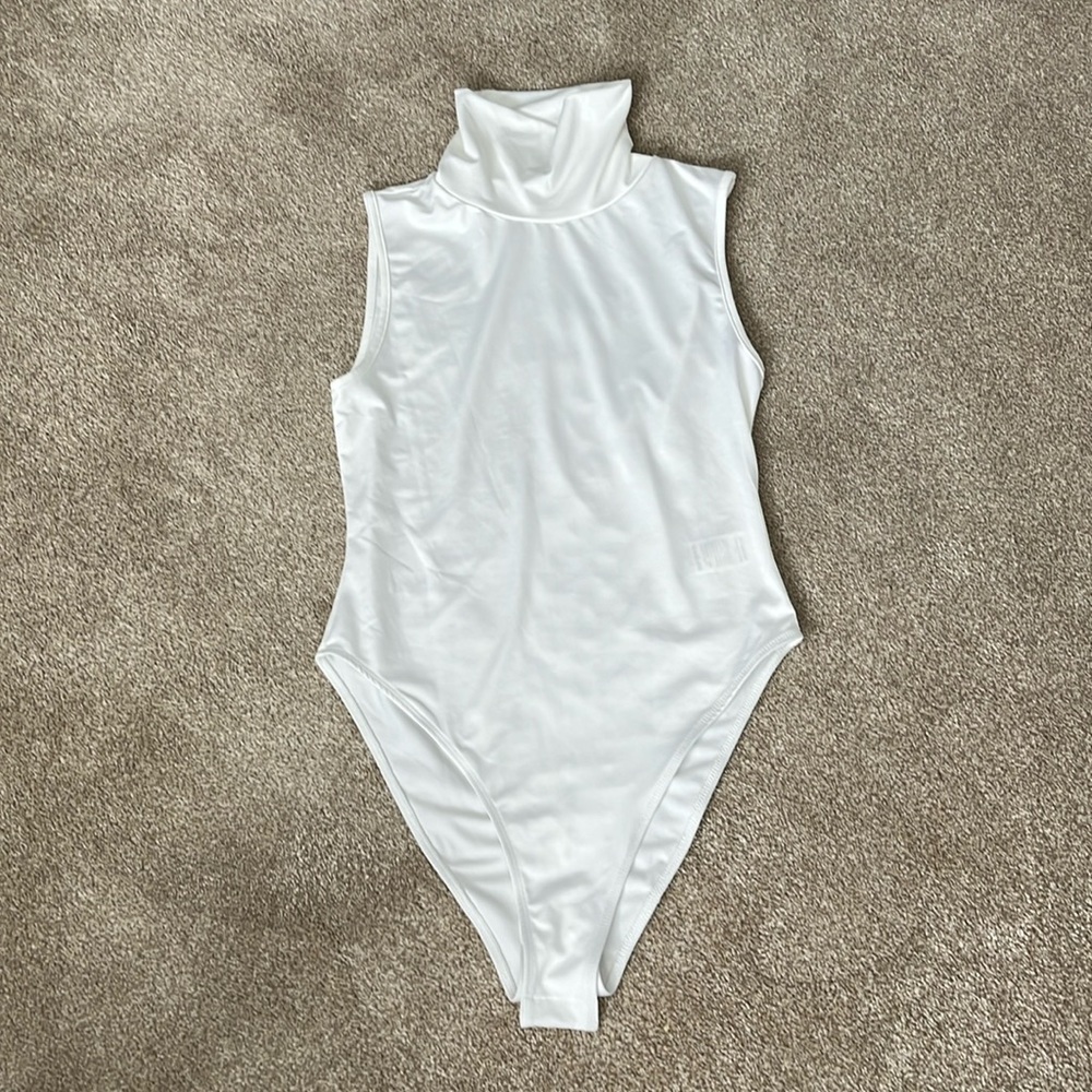 Sleeveless Turtleneck Body suit Size L